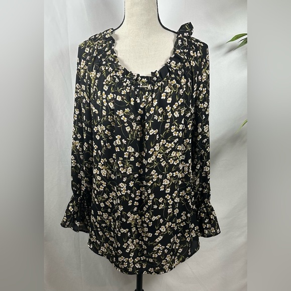 Belle Sky Floral Blouse - Black and White - Picture 2 of 11